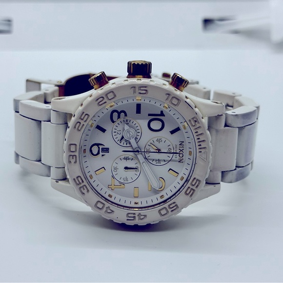 Nixon 42-20 Chrono - White/Gold - Picture 5 of 5